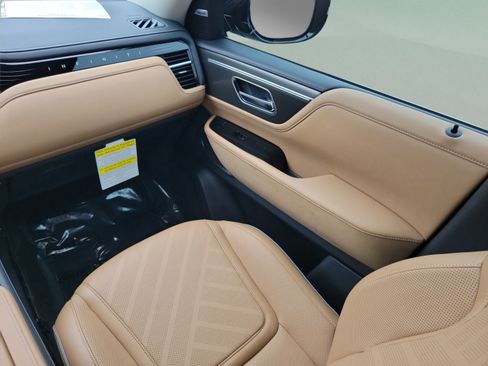 Certified 2026 INFINITI QX80 Luxe w/ Cargo Package AWD/4WD image 10