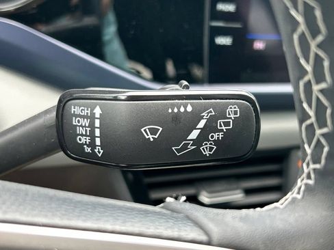 Certified 2022 Volkswagen Taos SE AWD/4WD image 29