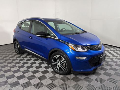 Used 2020 Chevrolet Bolt Premier w/ Infotainment Package FWD image 7