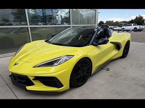 Used 2023 Chevrolet Corvette Stingray Premium Conv w/ Z51 Performance Package RWD image 7
