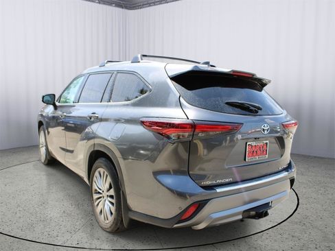 Used 2024 Toyota Highlander Platinum AWD/4WD image 5
