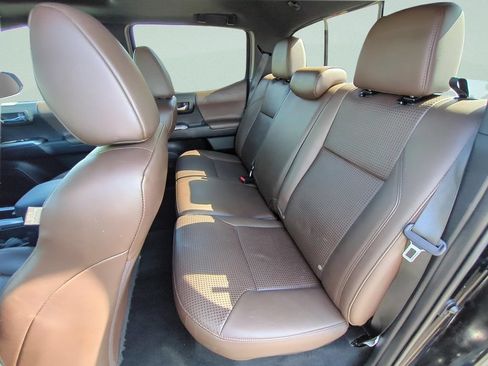Used 2022 Toyota Tacoma Limited RWD image 13