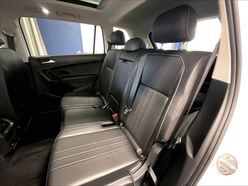 Used 2023 Volkswagen Tiguan SE AWD/4WD image 15