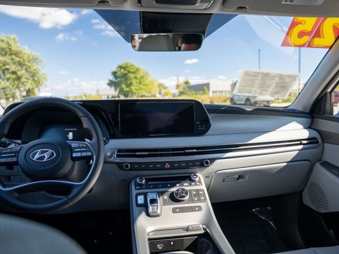 Used 2025 Hyundai Palisade SEL image 16