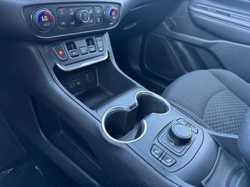 Used 2019 GMC Terrain SLE w/ Driver Convenience Package AWD/4WD image 21