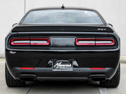 Used 2016 Dodge Challenger SRT Hellcat RWD image 7