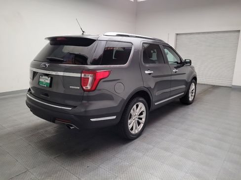Used 2018 Ford Explorer Limited w/ Equipment Group 301A FWD image 9