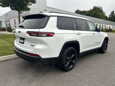 Used 2023 Jeep Grand Cherokee L Laredo AWD/4WD image 8