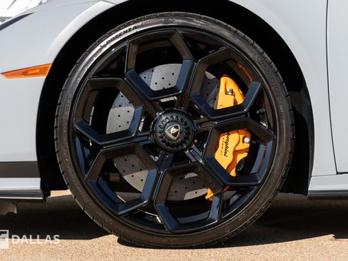 Used 2024 Lamborghini Huracan Tecnica image 8