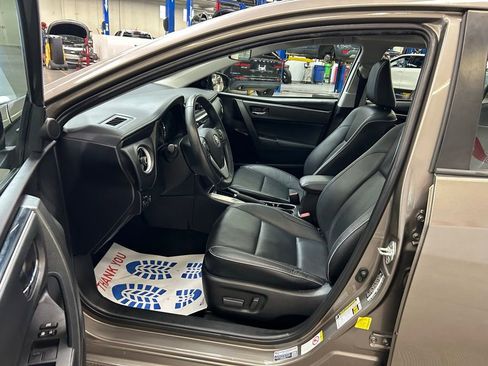 Used 2018 Toyota Corolla XLE w/ Carpet Mat Package (TMS) FWD image 18
