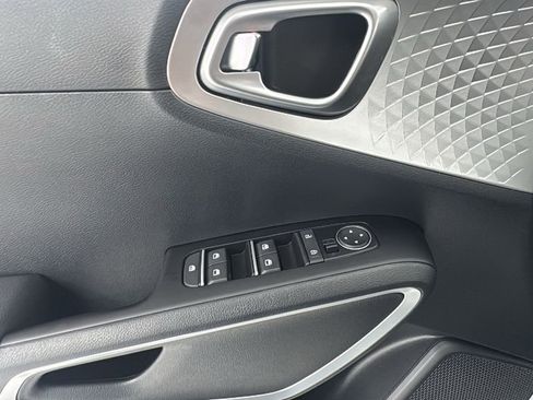 New 2025 Kia Soul LX image 19