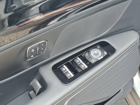 New 2026 Lincoln Nautilus Premier AWD/4WD image 17