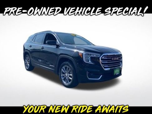 Used 2024 GMC Terrain SLT image 1