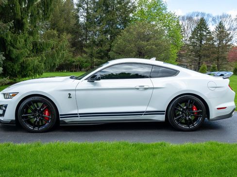 Used 2022 Ford Mustang Shelby GT500 w/ Technology Package RWD image 8