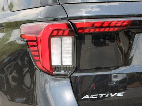 New 2026 Ford Explorer Active RWD image 25