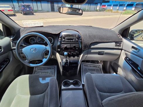 Used 2005 Toyota Sienna LE AWD/4WD image 8