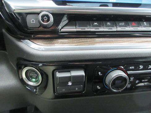 Certified 2025 Chevrolet Silverado 1500 LT image 30