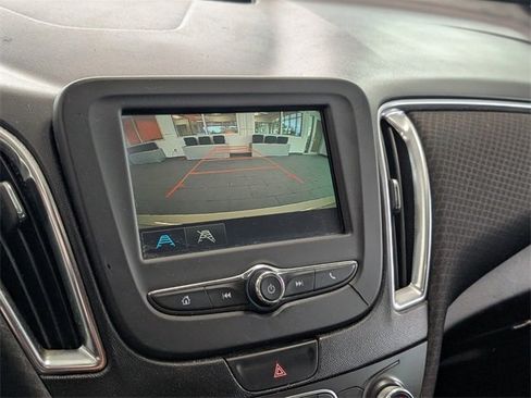 Used 2016 Chevrolet Malibu LT image 19