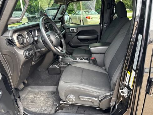 Used 2019 Jeep Wrangler Unlimited Sport S AWD/4WD image 13
