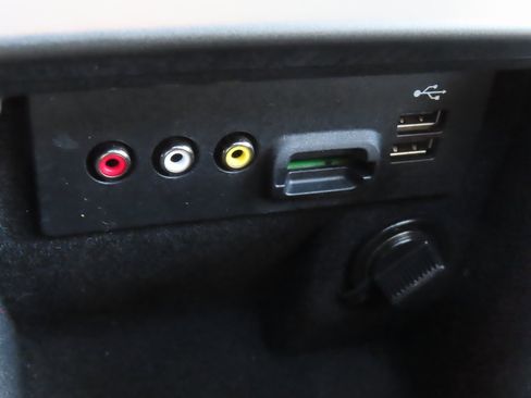 Used 2013 Ford Taurus SEL image 8