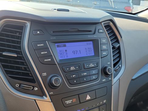 Used 2016 Hyundai Santa Fe Sport FWD image 31