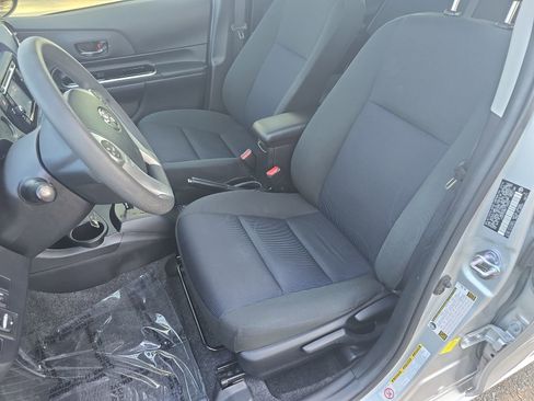 Used 2016 Toyota Prius C Four image 14