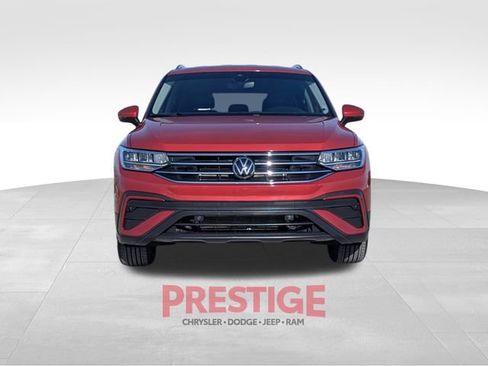 Used 2022 Volkswagen Tiguan SE image 3