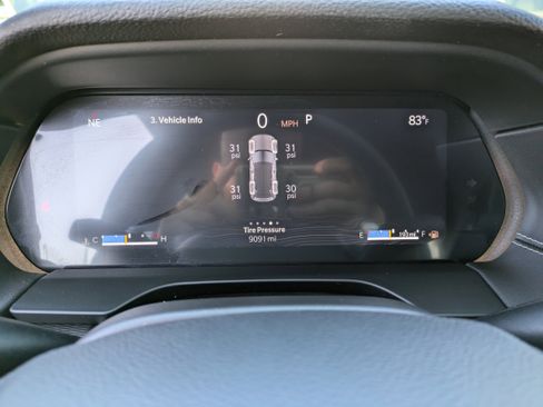 Used 2025 Jeep Grand Cherokee Laredo X image 27