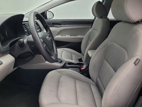 Used 2017 Hyundai Elantra SE image 17