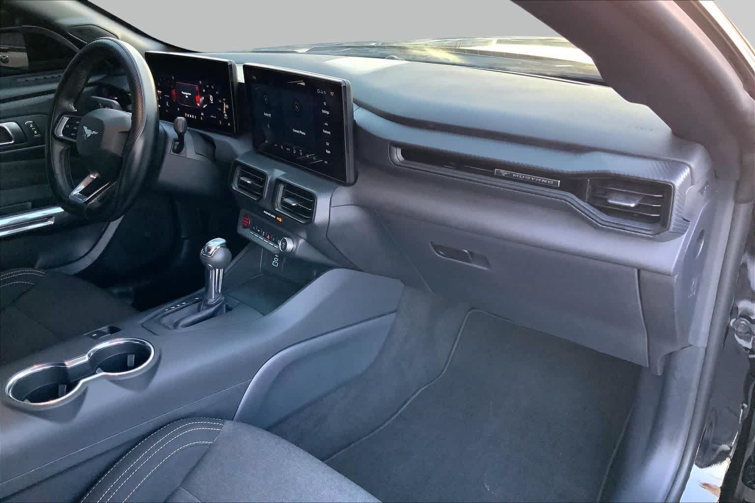 Used 2025 Ford Mustang Coupe RWD image 17