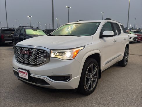 Certified 2018 GMC Acadia Denali w/ Technology Package AWD/4WD image 2