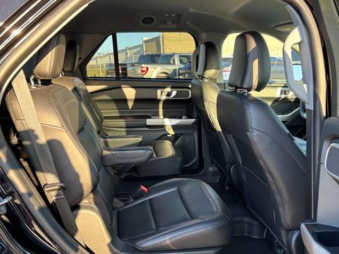 Used 2023 Ford Explorer XLT w/ Equipment Group 202A image 14