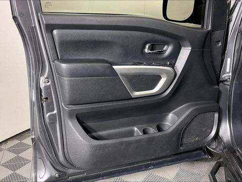 Used 2021 Nissan Titan SV AWD/4WD image 19