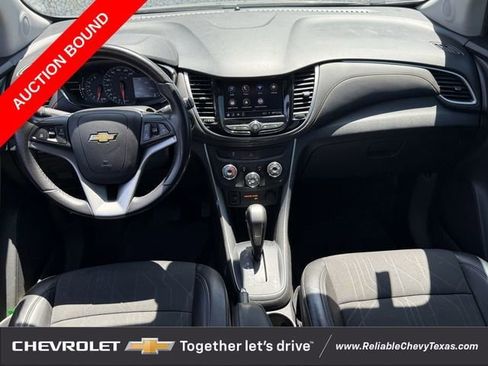 Used 2022 Chevrolet Trax LT w/ LT Convenience Package FWD image 11