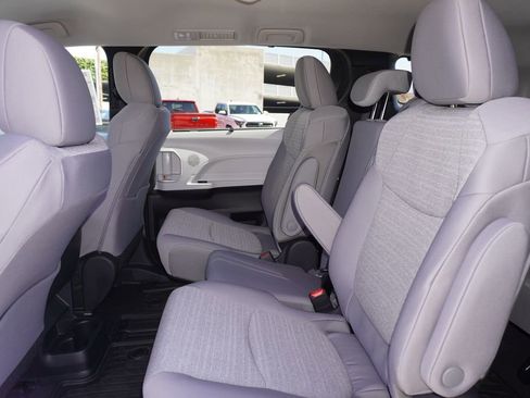 New 2026 Toyota Sienna LE image 10