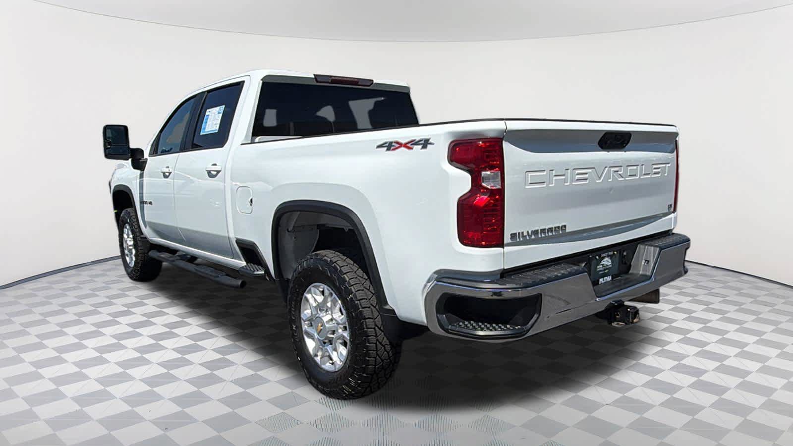 Used 2021 Chevrolet Silverado 2500 LT w/ Fleet Comfort Package AWD/4WD image 7