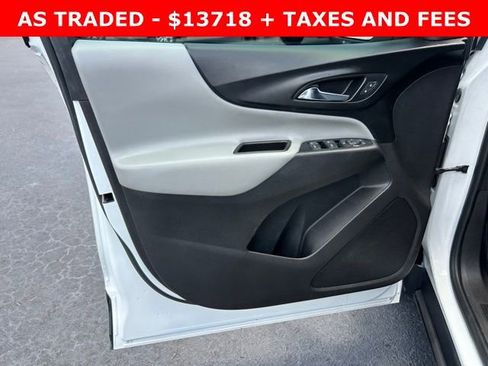 Used 2018 Chevrolet Equinox LS FWD image 12