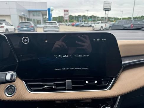 Certified 2025 Chevrolet Equinox ACTIV AWD/4WD image 3