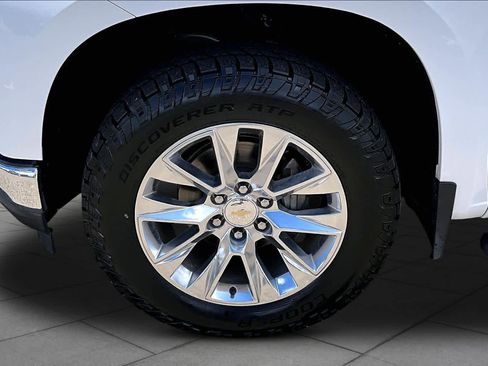 Used 2020 Chevrolet Silverado 1500 LTZ w/ LTZ Premium Package AWD/4WD image 10