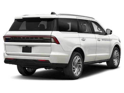 New 2026 Lincoln Navigator Premiere image 2