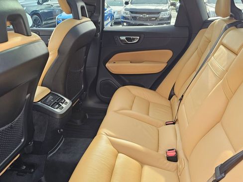 Used 2018 Volvo XC60 T6 Inscription w/ Convenience Package image 20
