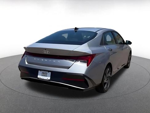 Used 2025 Hyundai Elantra SEL FWD image 14