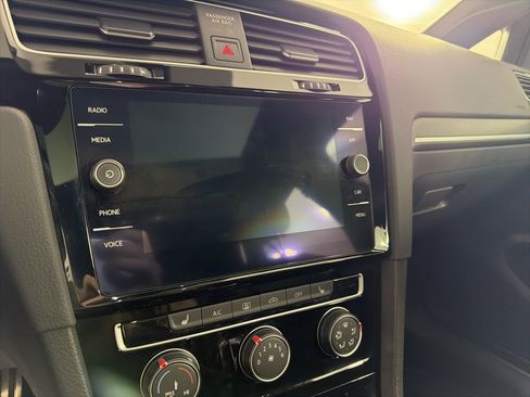 Used 2021 Volkswagen GTI SE image 21