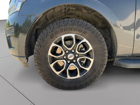 Used 2023 Ford Expedition XLT AWD/4WD image 23