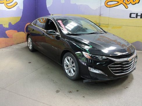 Used 2019 Chevrolet Malibu LT image 2