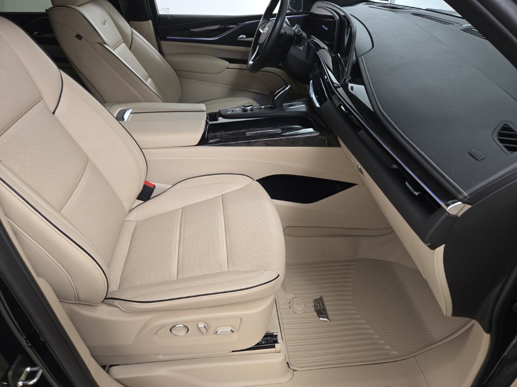 Used 2024 Cadillac Escalade Premium Luxury w/ LPO, Floor Liner Package AWD/4WD image 24