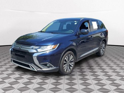 Used 2020 Mitsubishi Outlander ES FWD image 3