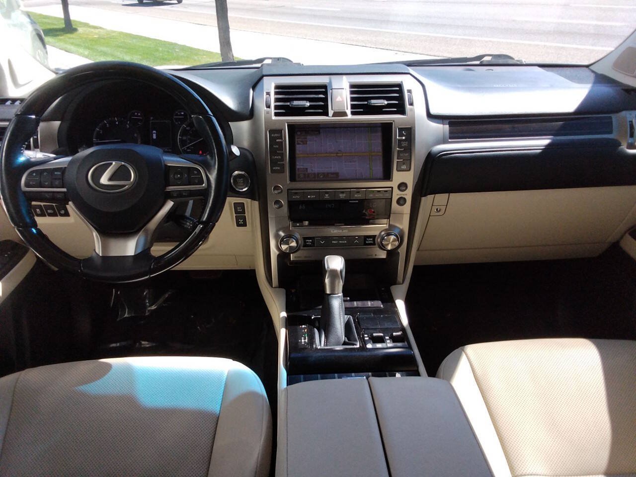 Used 2021 Lexus GX 460 Premium w/ Premium Package AWD/4WD image 10