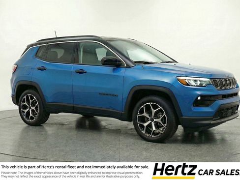 Used 2025 Jeep Compass Limited image 1
