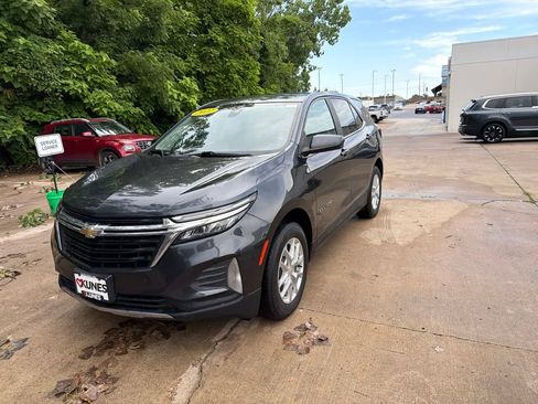 Used 2022 Chevrolet Equinox LT AWD/4WD image 3